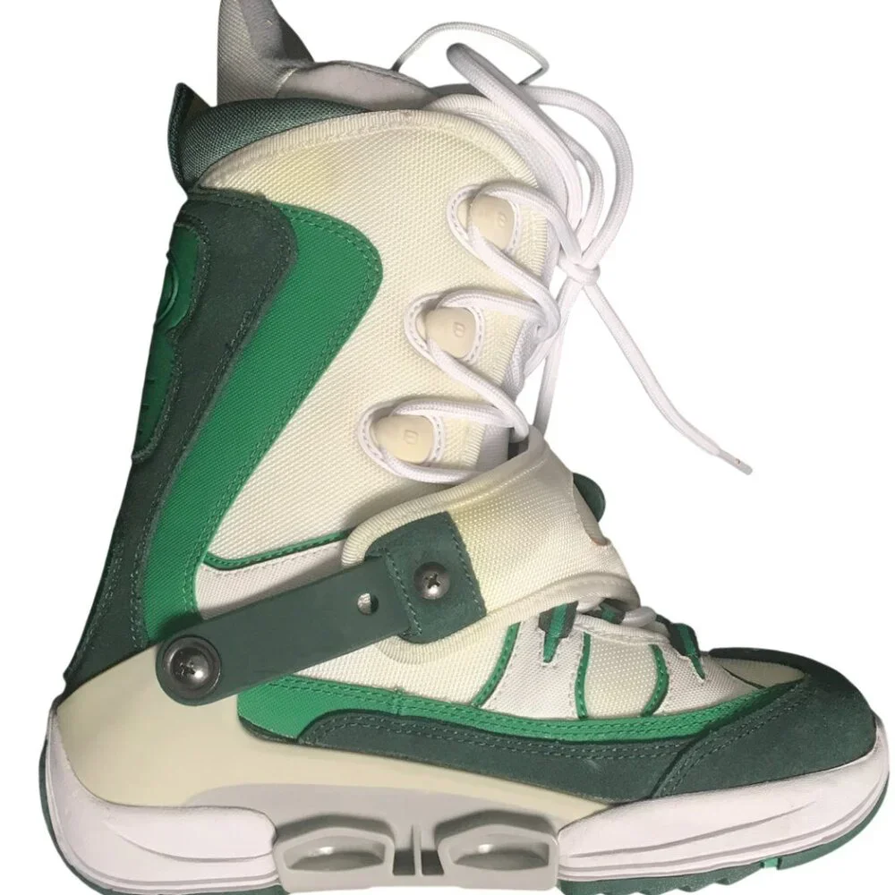 NEW! BURTON FREESTYLE SI STEP IN SNOWBOARD BOOTS!  WOMENS 7  GREEN WHITE CREME